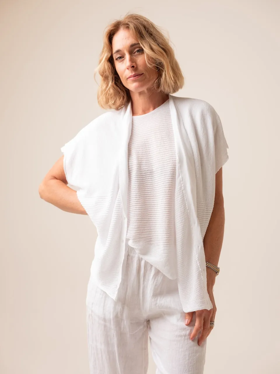 Transit Par Such Light Weight Cardigan in white